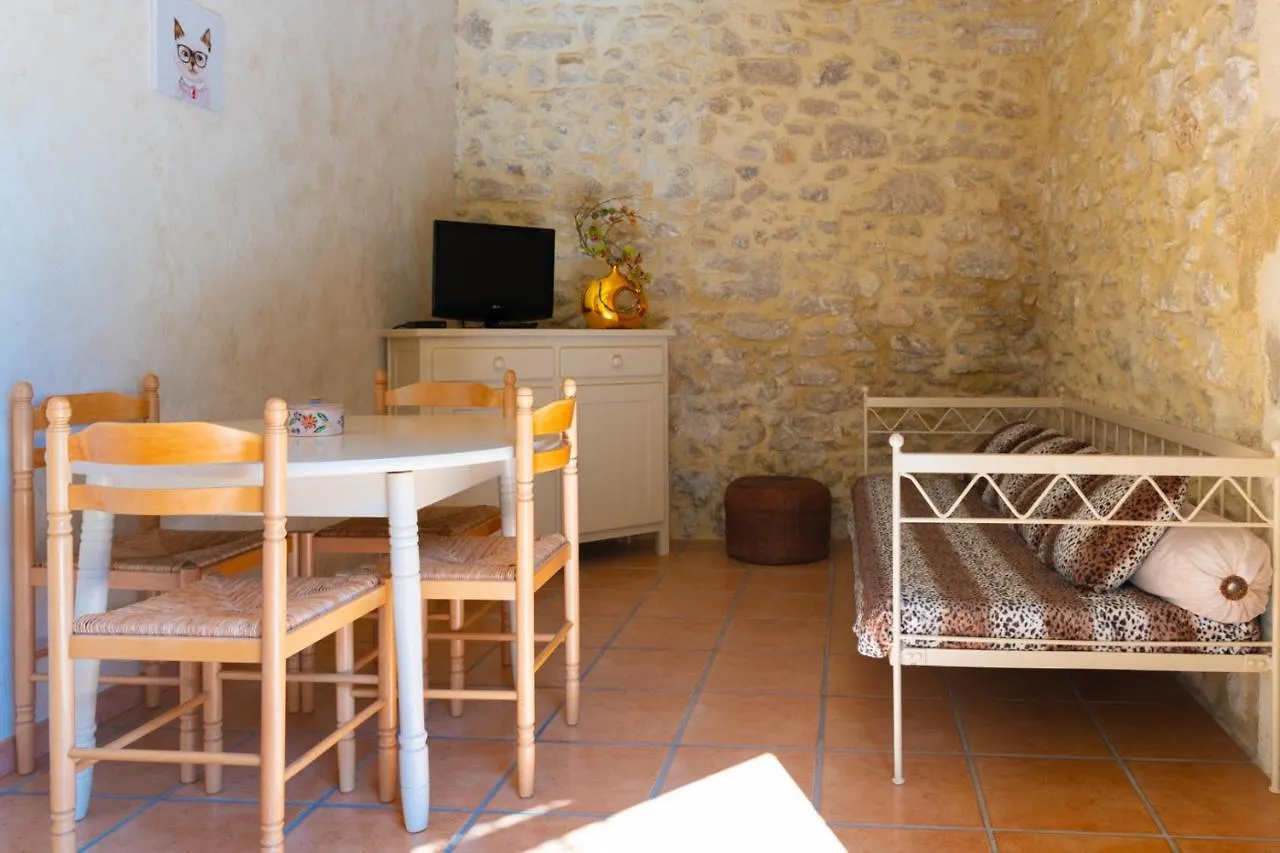 Le Mas Du Chat Bed & Breakfast Cavaillon 0*,