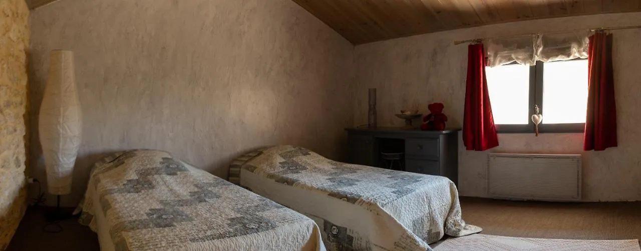 Le Mas Du Chat Bed & Breakfast Cavaillon 0*,  France